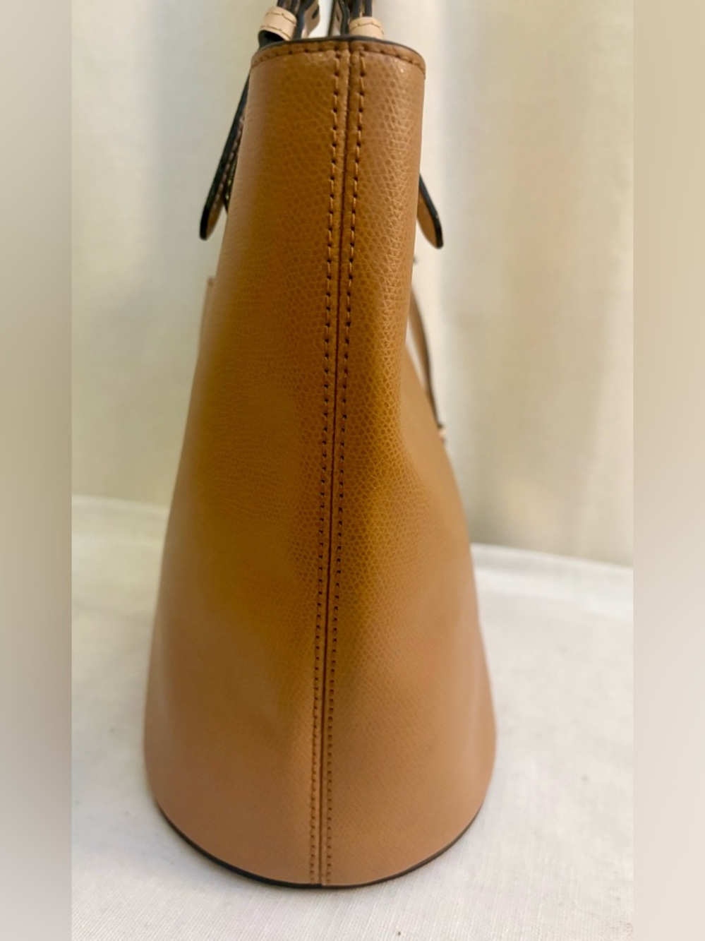 Michael Kors Cognac Leather Tote with Gold Hardware - Picture 11 of 14